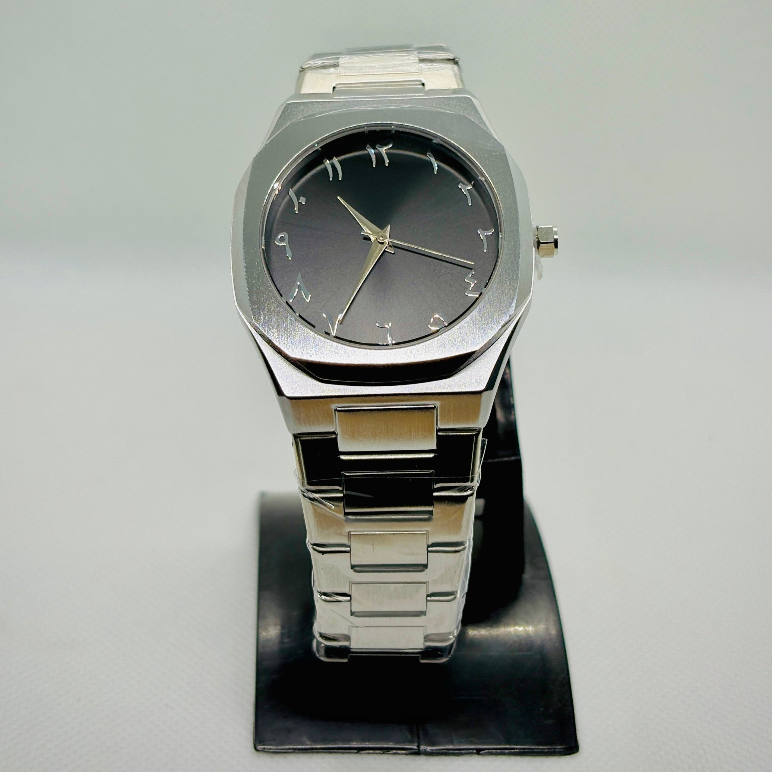 Black And Silver Arabic Aura